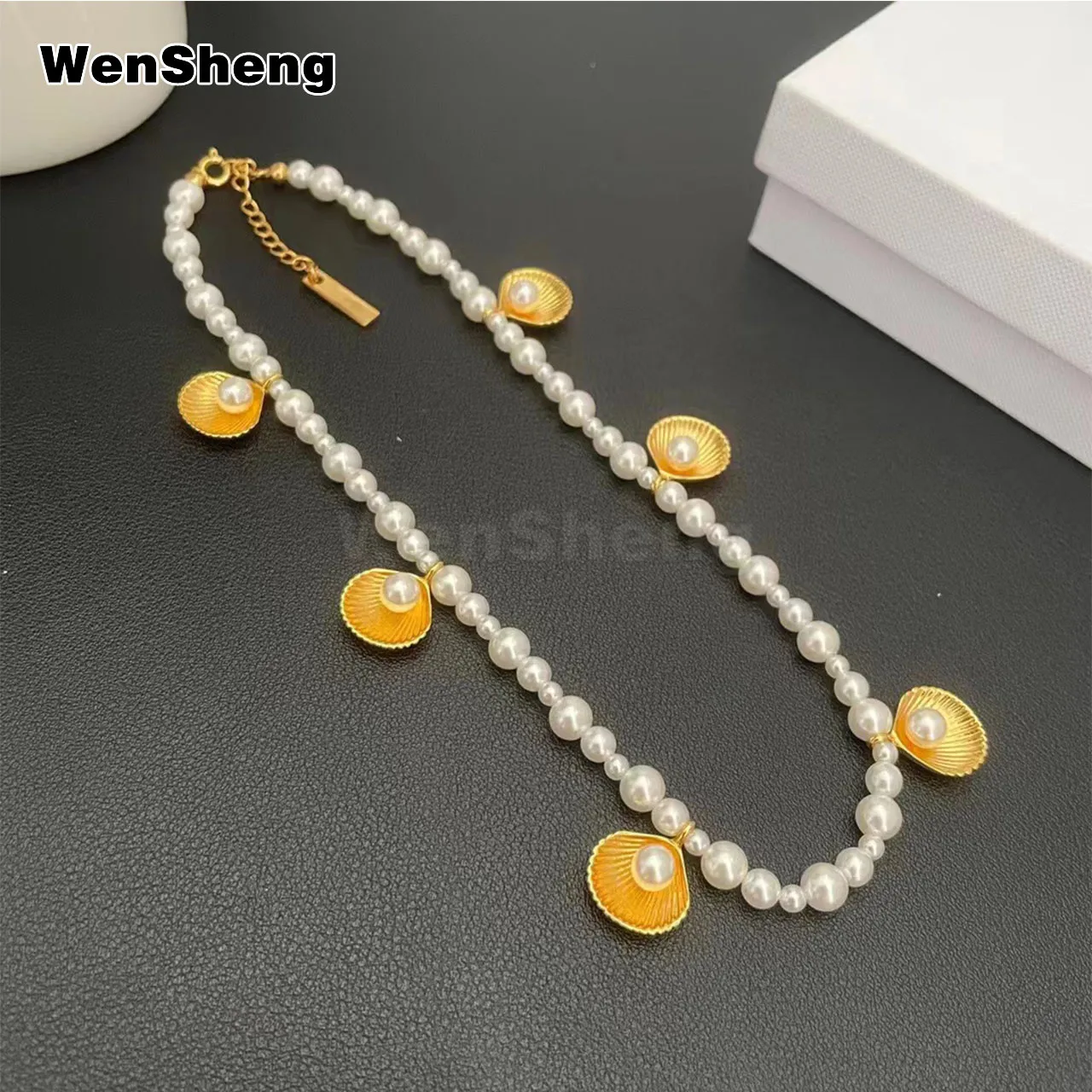 Collier pendentif perle et coquillage doré bijou élégant pour femme_voghion.com