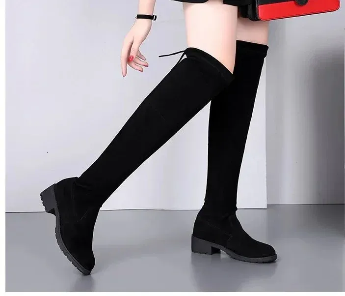 Scarpe da donna invernali nere sopra il ginocchio 2024 comode con lacci e tacchi alti, alla moda, stivali in pelle scamosciata calda con punta tonda y241111_voghion.com