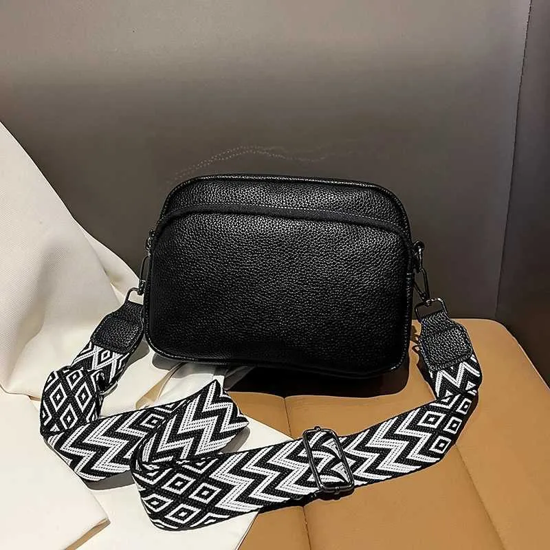 Stylish Women's Crossbody Shoulder Bag With Wide Strap And Pockets_voghion.com
