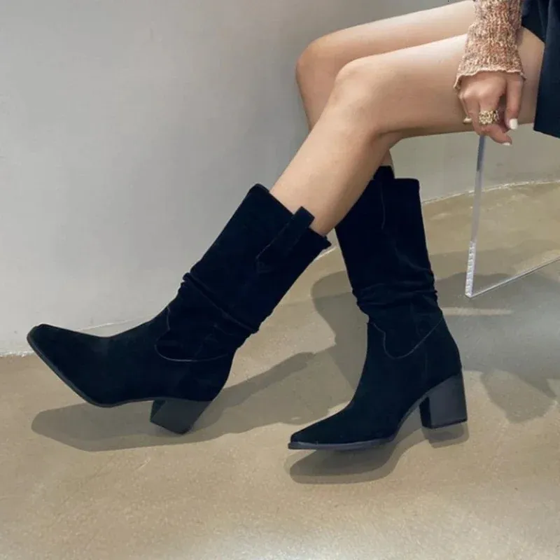Women's Suede Cowboy Boots With Side Zipper And Pointed Toe_voghion.com