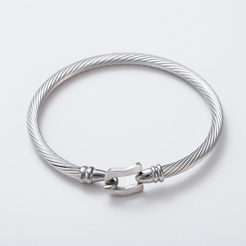 Horseshoe Shaped Magnet Buckle Wire Bangle_voghion.com