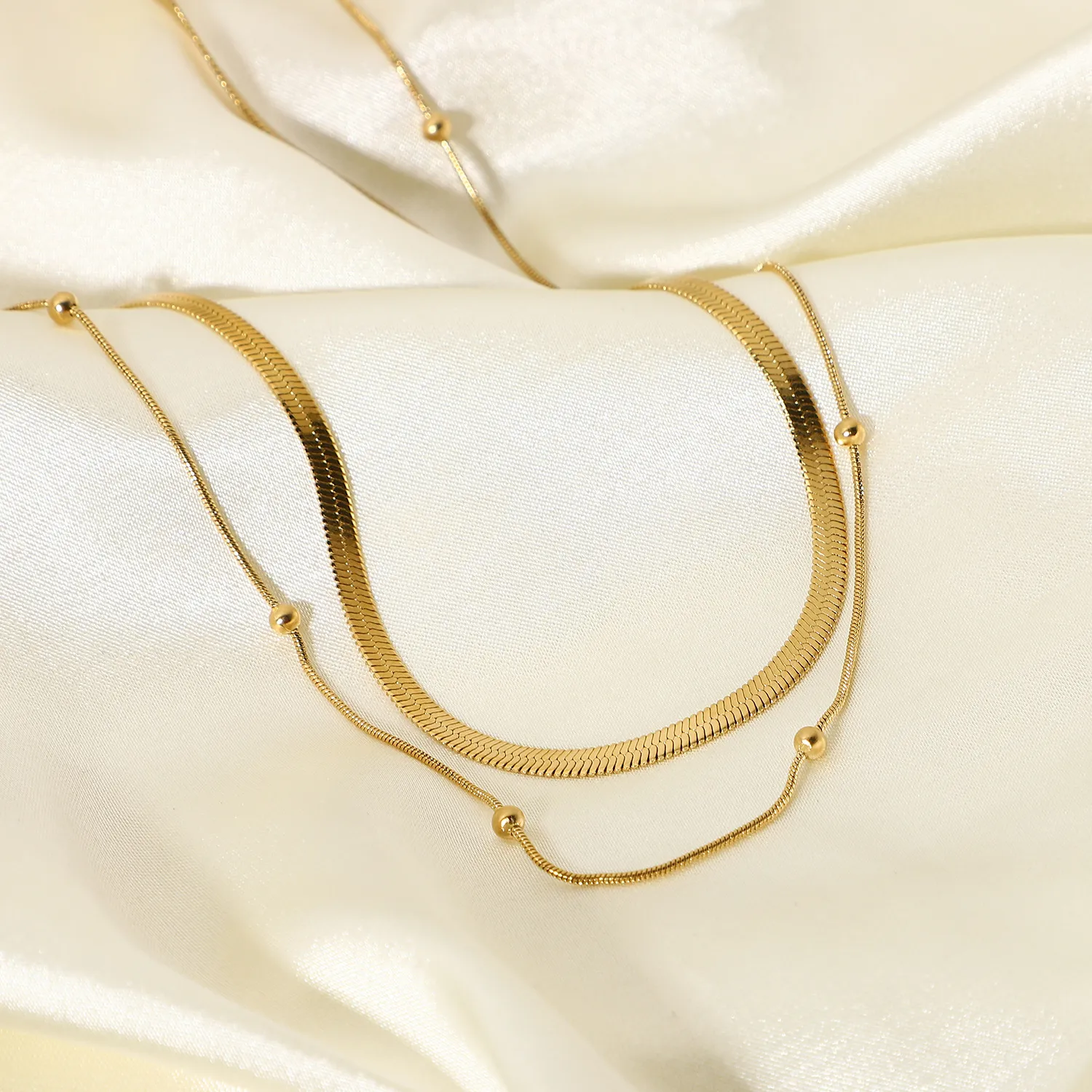 Collana con catena a serpente con perline rotonde placcata oro 14K, nuova e alla moda, firmata INS, per donna_voghion.com