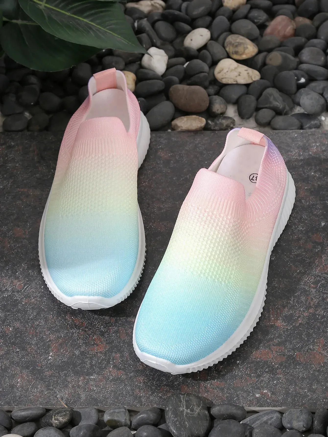 Baskets montantes en maille respirante à dégradé de couleurs, style slip-on, souples et décontractées, pour femmes, style tennis, référence 250515_voghion.com