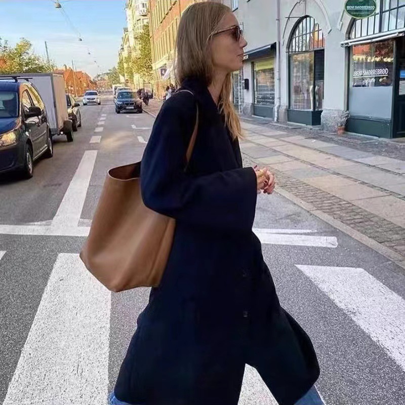 The Row, fascia media a secchiello in vera pelle con pelle di vacchetta per l'autunno inverno, borsa tote di piccola e grande capacità_voghion.com