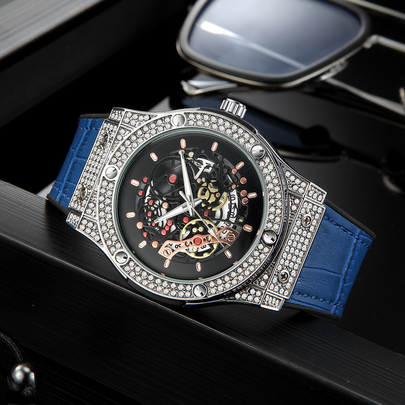 Men Brand Fashion Rubber Hip Hop Diamond Date Quartz Watches_voghion.com