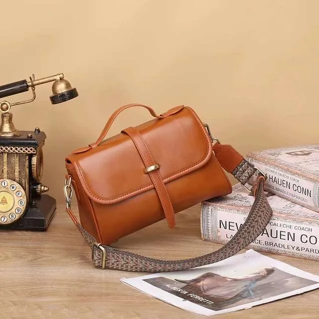 Designer's Cowhide Cambridge Messenger Bag new retro leather handbag women's stylish casual crossbody shoulder bag_voghion.com