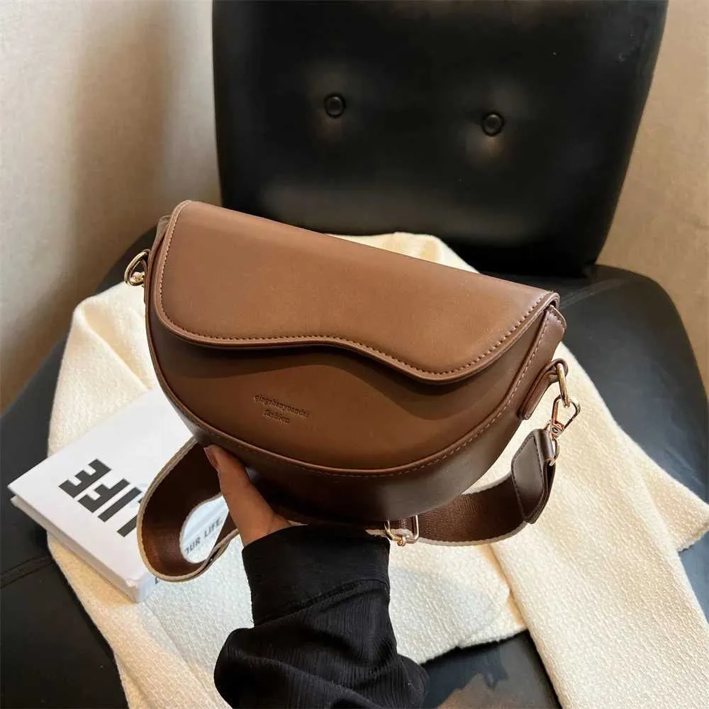 Women's Crossbody Bag With Stylish Red Strap Shoulder Bag Elegant_voghion.com