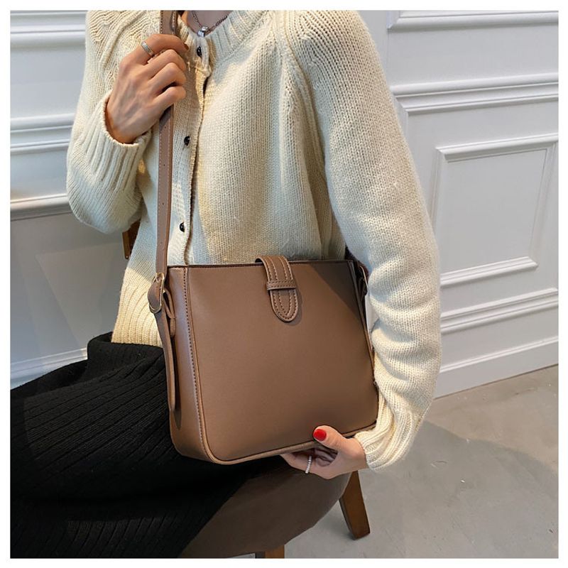 2024 Neue High-End-Tasche mit großem Fassungsvermögen für Damen, modische einfache, lässige Beuteltasche, im Internet_voghion.com