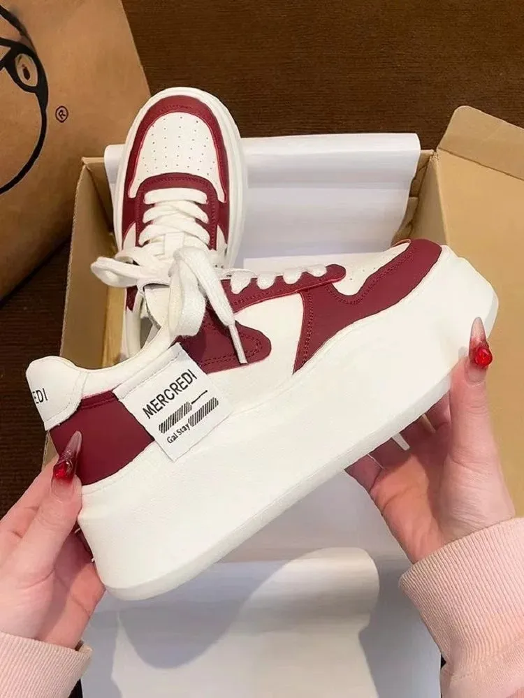 Vielseitige High White 2024 Neue Sommersportarten für Frauen mit dicker Sohle, Boardschuhe mit Nischendesign_voghion.com
