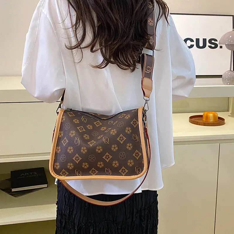 Designer tas Schoudertas Crossbody Dames Handtassen Tote Grote Capaciteit Winkelen Mode Letters Bedrukte Satchel_voghion.com