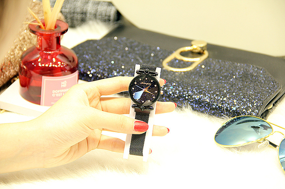Versatile 2018 New Women's Korean Edition with Diamond Starry Sky Surface Quartz Waterproof Magnetic Mesh and Trendy_voghion.com