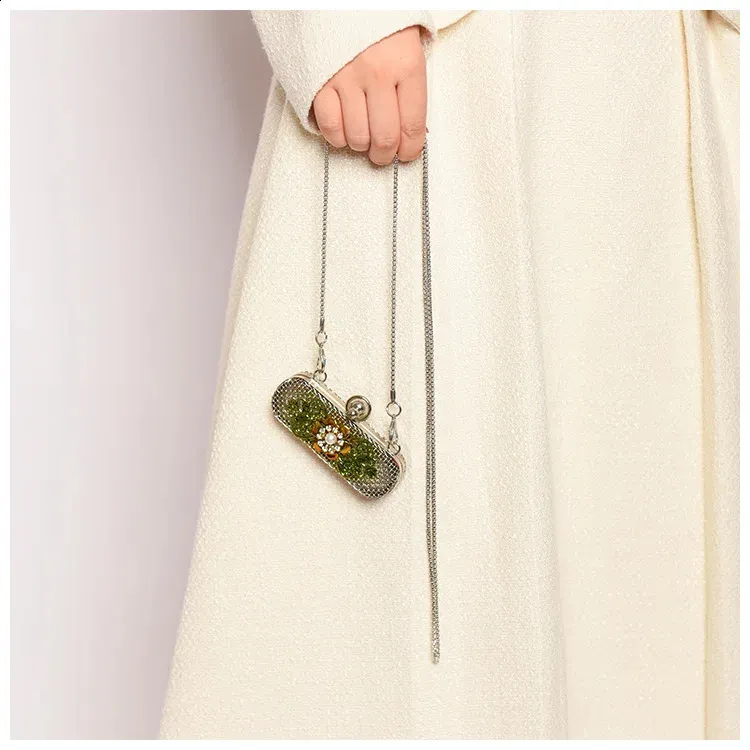 Mini Abendtasche mit ausgehöhlten Umhängetaschen für Partys, Metallkette, Lippenstift, Geldbörse, Box-Tasche 240823_voghion.com