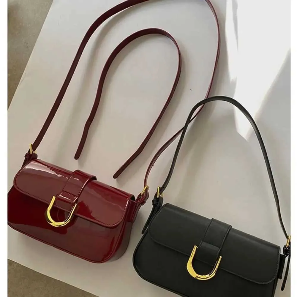 Clássico PU Couro Fivela de Ferradura Casual Crossbody Cor Sólida Bolsa de Ombro Pequena com Fecho de Zíper Mulheres Clutch_voghion.com
