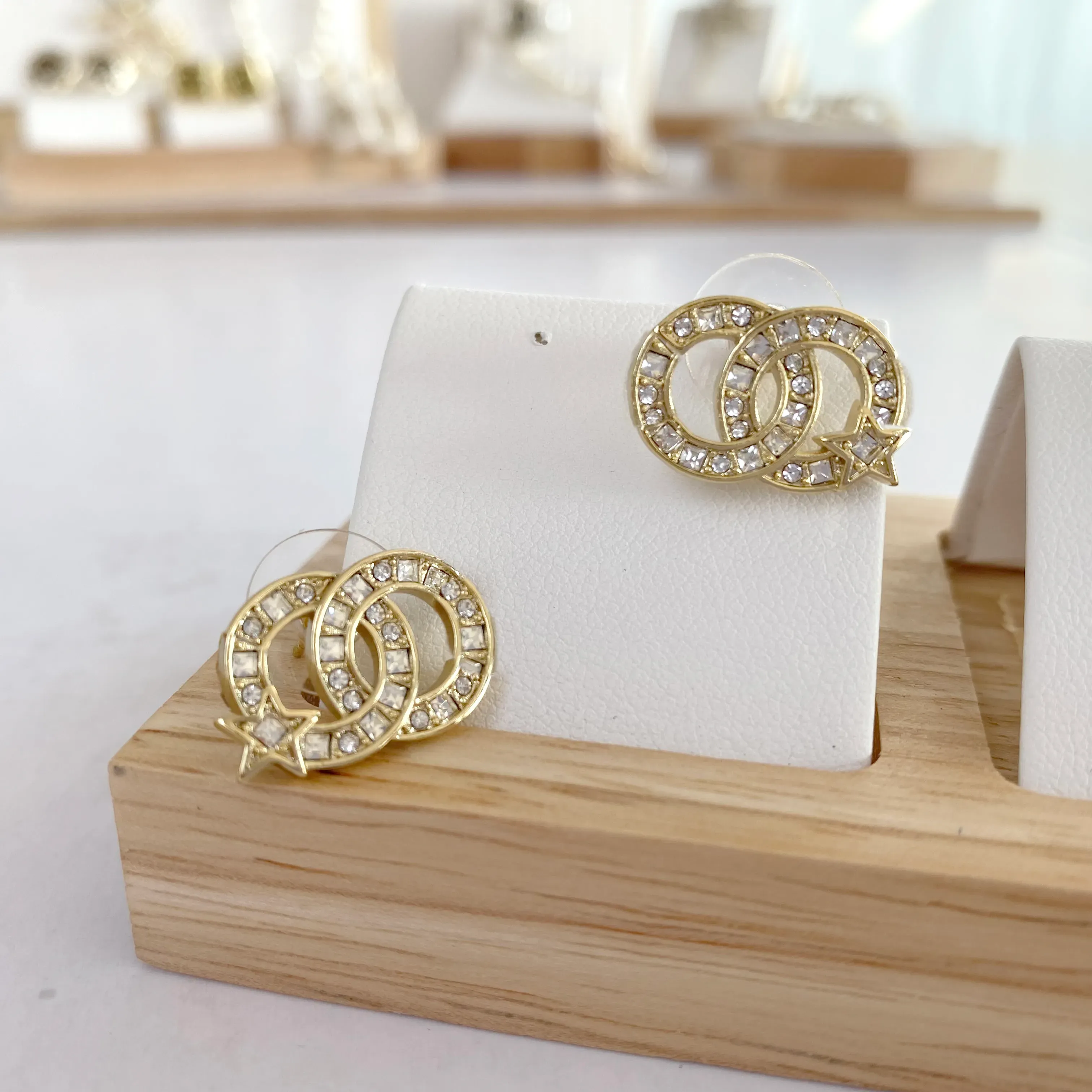 Designer für Frauen Doppelperlenohrringe Ohrstecker Diamantperlen Baumeln Ohrringe Hohe Qualität Nicht verblassen 19 Stile Hochzeit_voghion.com