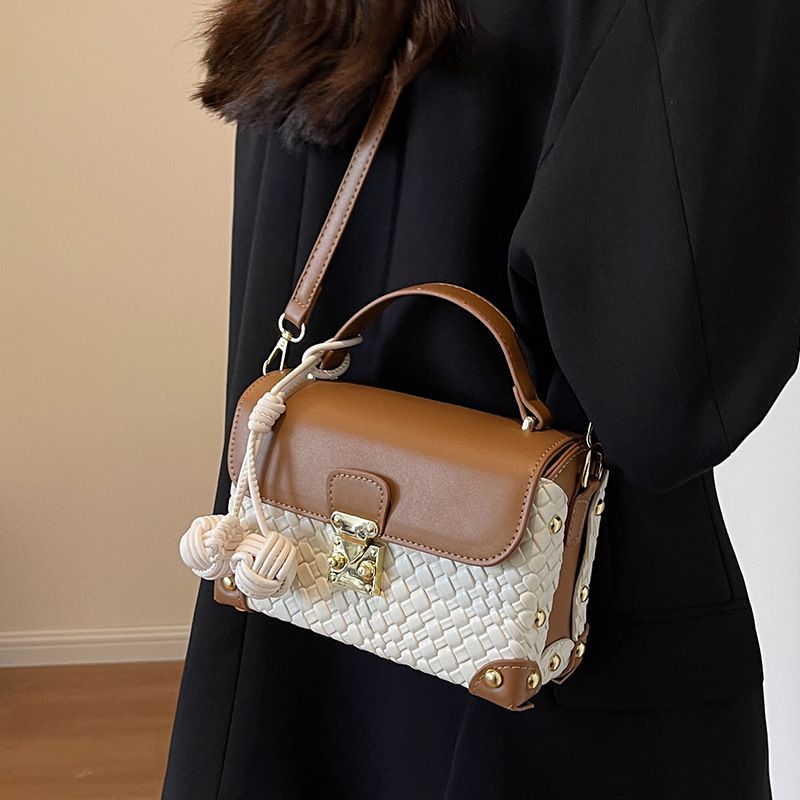 Beliebte für Damen, vielseitig, 2024, neue Mode, Schulter-Umhängetasche, Textur, tragbare small quadratische Tasche_voghion.com