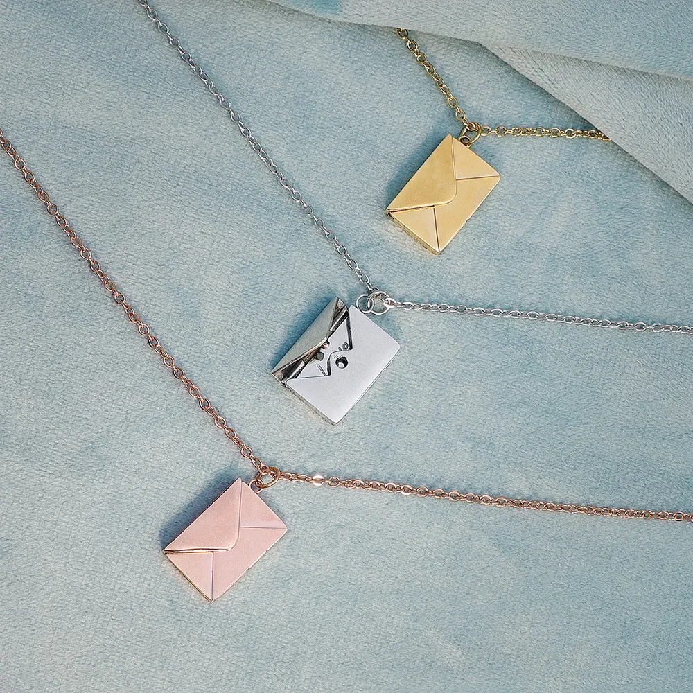 Collier avec pendentif en forme d'enveloppe et de chaîne avec message secret caché Love You en or rose et argent_voghion.com