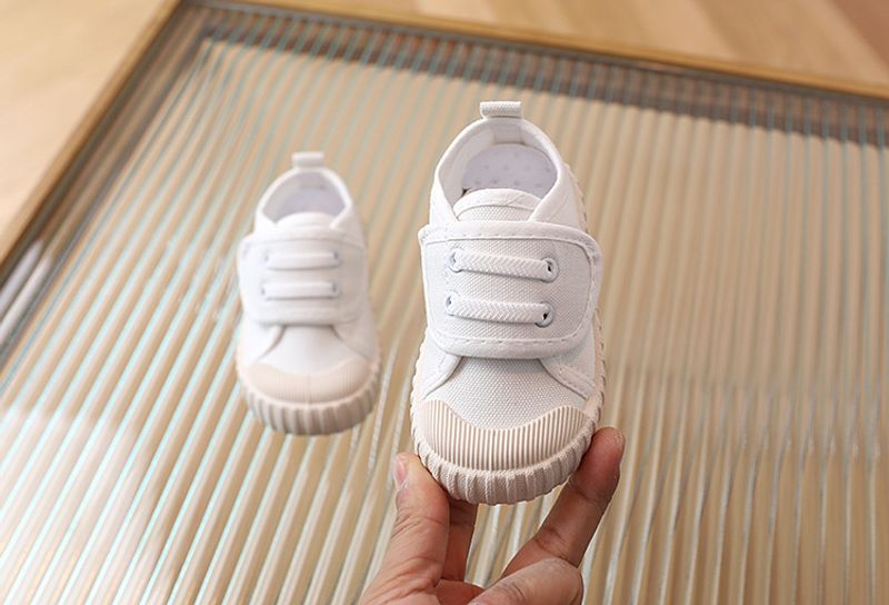 Nuevos zapatos de primavera y verano para niños y niñas, zapatillas de lona suaves e informales de color caramelo para niños, zapatillas de moda con estampado de leopardo_voghion.com