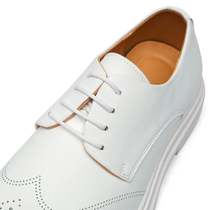 Nieuwe heren Britse herenmode Witte formele brogues schoenen Herenjurk Bruiloft Prom Thuiskomst Sapato Sociaal Mascuo_voghion.com
