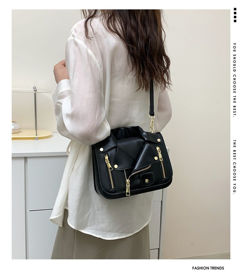 2024 Neue modische personalisierte Tasche für Damen Nischenmode-Design Jacke Reißverschluss Coole Umhängetasche mit_voghion.com
