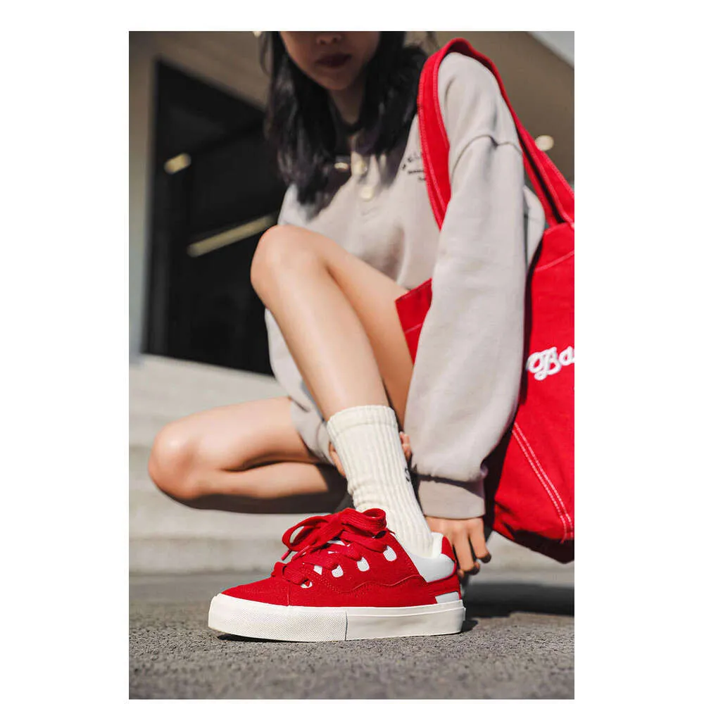 2025 Spring New Bread for Men, Versatile, Niche, Couple Canvas Skateboarding Shoes X100-1_voghion.com