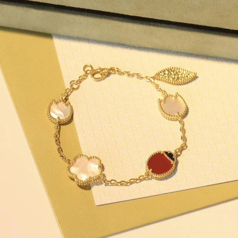 Bangle s k Designer Bracelet Women Lucky Charm Bracelets Love Trendy Fashion Shiny And Eye-catching Fine Jewelry Elegant_voghion.com