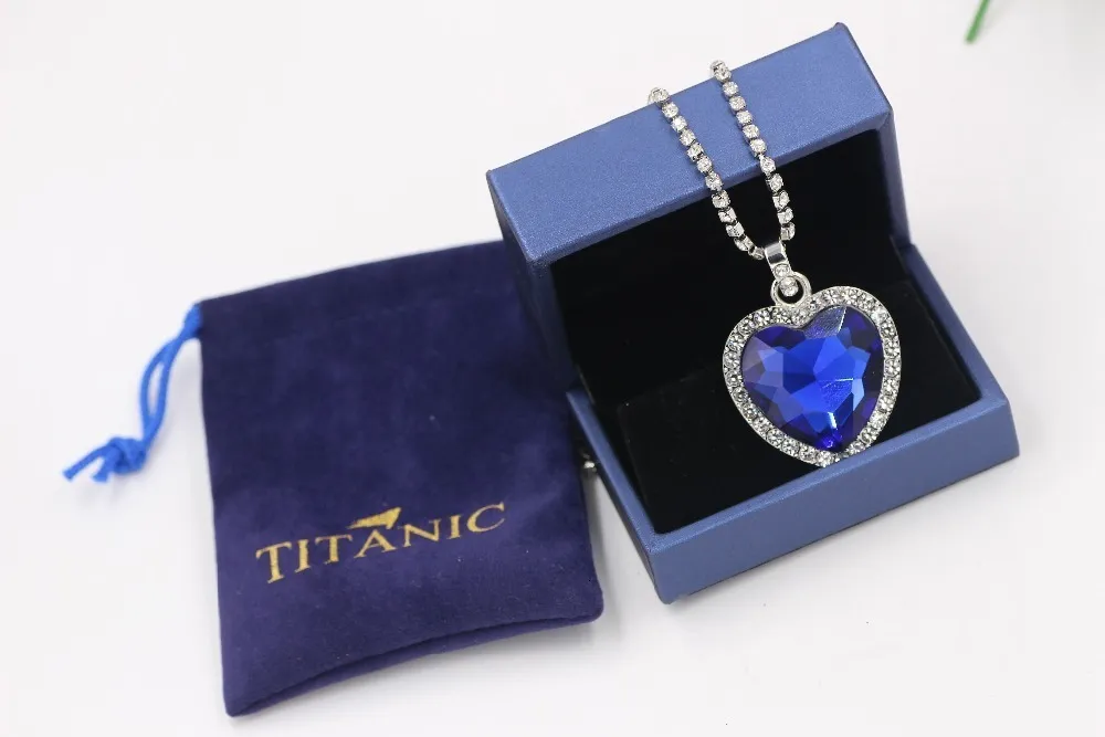 Set di gioielli da sposa con ciondolo a forma di cuore blu oceano Love Forever e orecchini Titanic Veet Bag 230907_voghion.com
