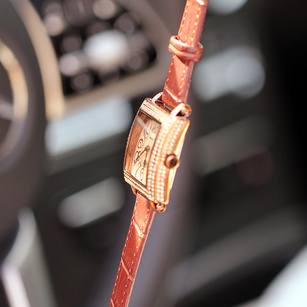Modetrend 2024 Neue digitale Diamant-Set Damen Square True Belt Uhr_voghion.com