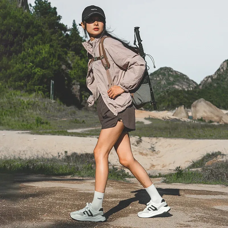 Lightweight mountaineering 20 liters mens outdoor hiking backpack travel lightweight college student bag 240823_desvips.com