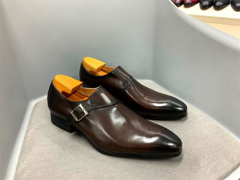 Scarpe eleganti da uomo in pelle casual da lavoro con un solo bottone, a punta_voghion.com
