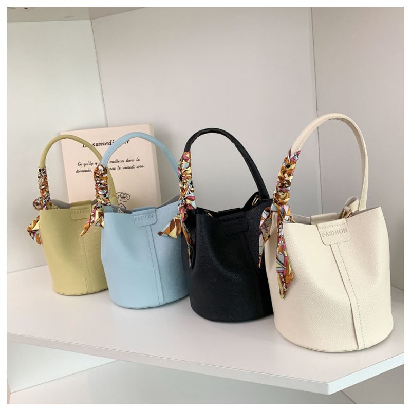 Nuovo per le donne alla moda e di alta qualità sciarpa di seta semplice borsa a tracolla secchiello tenuta a mano_voghion.com
