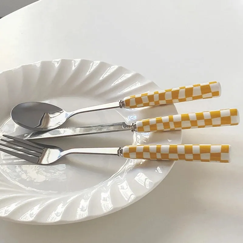 Bestekset met keramisch handvat - mes, vork, lepel, vaatwasserbestendig_voghion.com