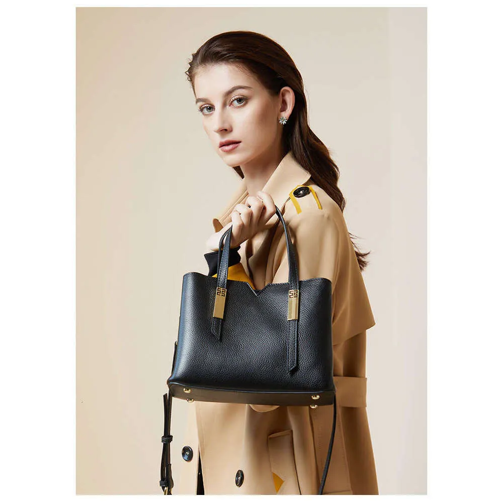 Borsa a mano in pelle con testa a tracolla grande capacità Vintage Atmosphere_voghion.com