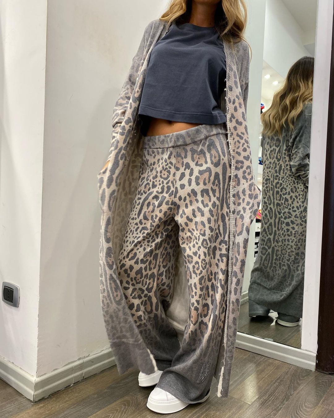 Ensemble deux pièces pour femmes, Cardigan à manches imprimé léopard, manteau et pantalon Long, nouvelle collection printemps 2024_voghion.com