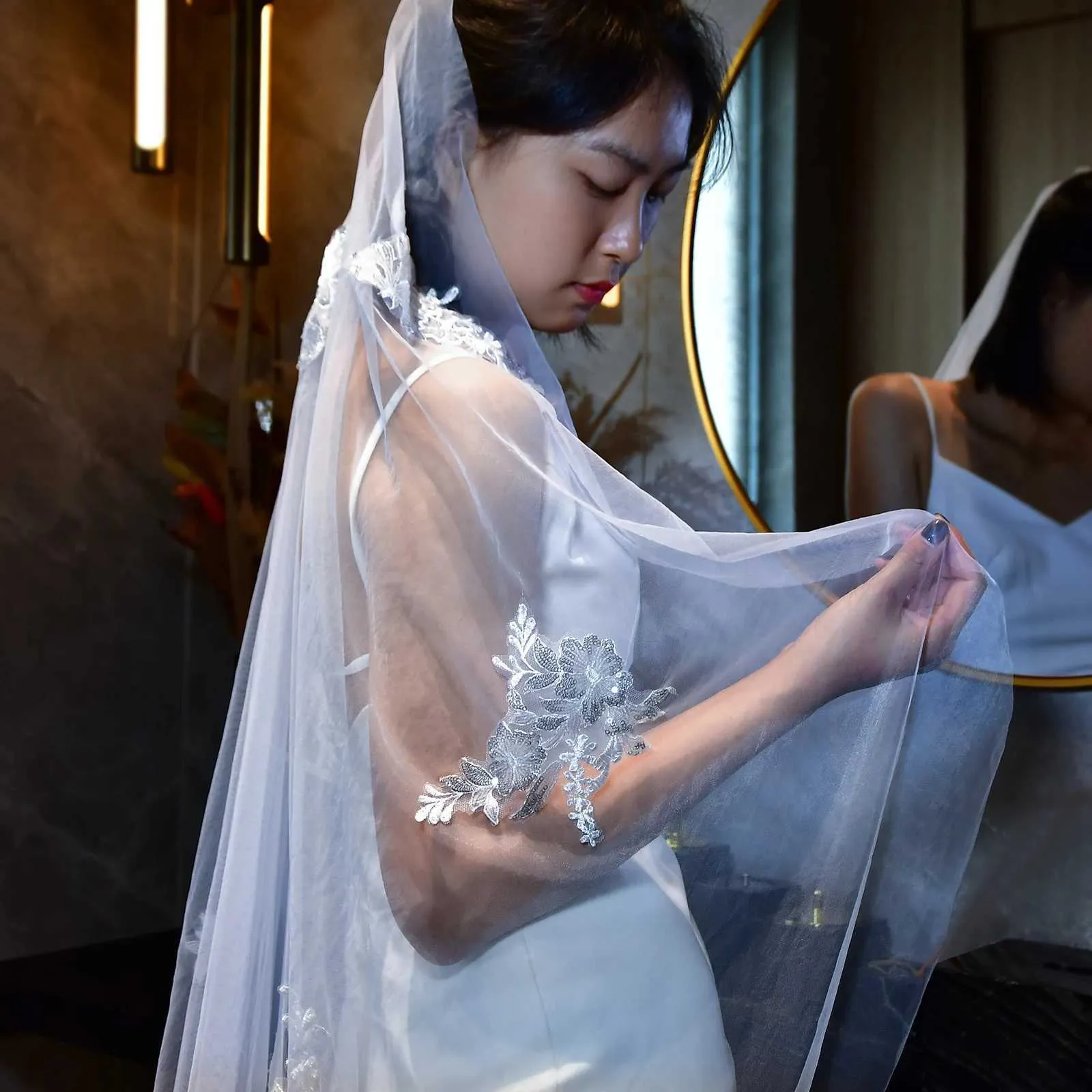 Gioielli per capelli MZA53 Velo lungo da cattedrale Applicazioni in pizzo Veli da sposa Bordo tagliato 1 livello Morbido tulle Accessori per abiti da sposa_voghion.com