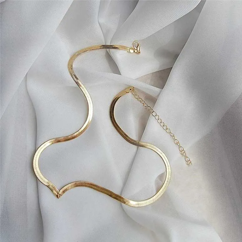 Colliers pendentifs pour femmes, simples et créatifs, en forme de V, serpent plat, chaîne à lame tendance, accessoires bijoux_voghion.com