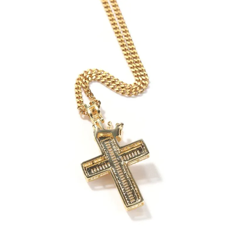 Colares com pingentes Moda Coroa Cruz Pingentes redondos Iced Out Cubic Zircon Hip Hop Religião Sinal Collier Presente Jóias_voghion.com