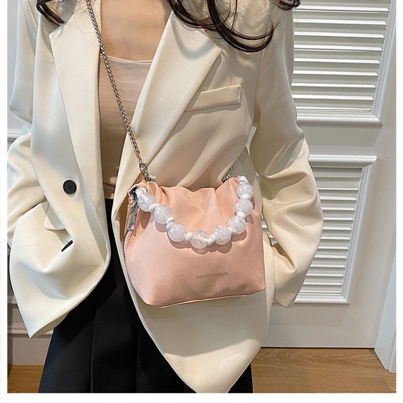 Eine Crossbody-Tasche mit Nischenstruktur in koreanischer Version, neue Einzel-Schulter-Kettentasche, leichter und_voghion.com