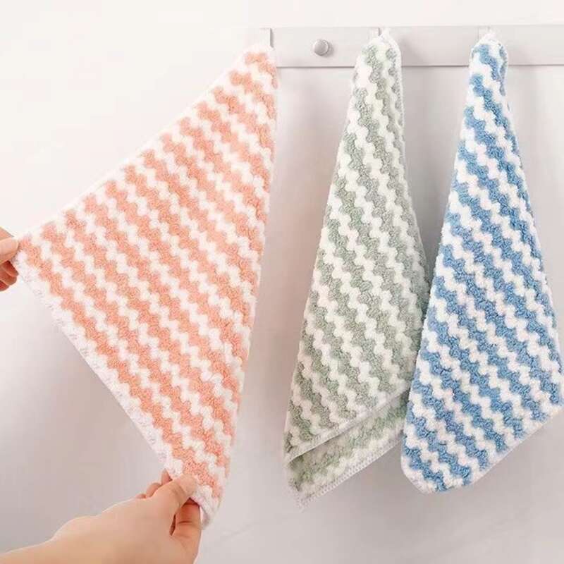 Il pile di corallo non è untuoso e non lascia pelucchi. Utilizzare strofinacci a strisce e panni per la pulizia con acqua cationica._voghion.com