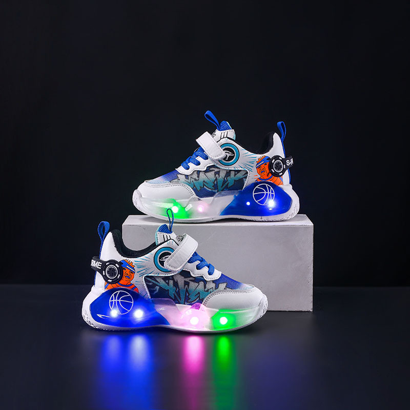 Chaussures de sport pour garçons, nouvelles chaussures de basket-ball respirantes en maille avec lumières LED pour camarades de classe, illumineront les chaussures de sport et de loisirs