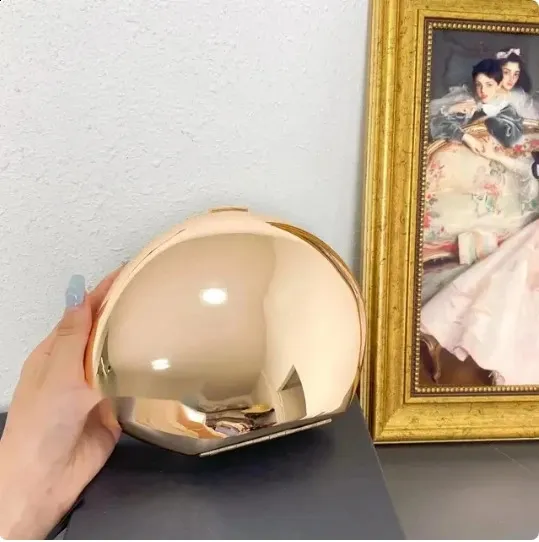 Nische Metallschale Form Clutch Tasche Glatte Spiegeloberfläche Silber Gold Frauen Abend Party süße Geldbörse Handtasche 2024 Großhandel_voghion.com