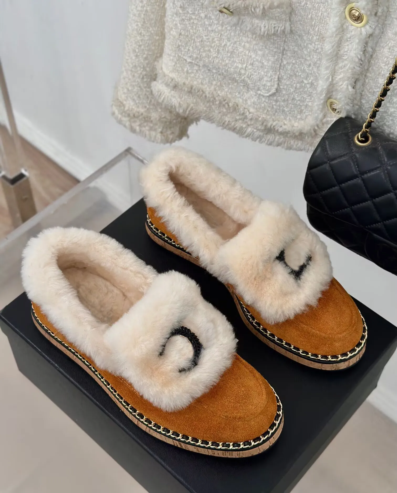 Winter Warm Wool loafers Thicken soled wool loafer women metal chain shoes winter cotton fur flats ladies comfortable_voghion.com