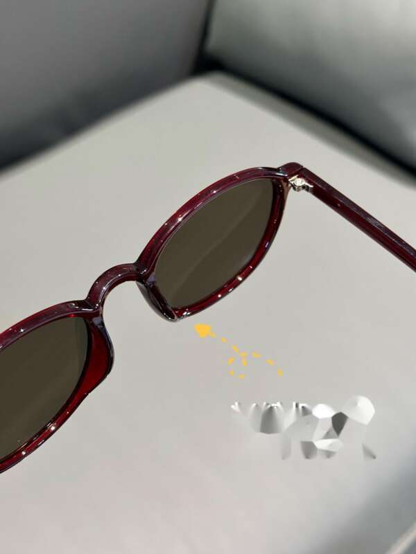 Ochelari de soare ultra-ușori TR90 polarizați, culoare roșu-vin, cu grad de protecție UV, pentru bărbați și femei, care emană un sentiment de lux._voghion.com