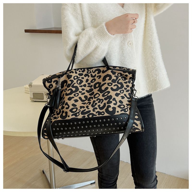 Handtaschen Große Kapazität im französischen Stil Damen 2023 Neue Tasche mit Leopardenmuster Einkaufstasche_voghion.com