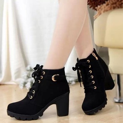 Autumn Winter 2020 New High Women's Cross Strap Short Thick Heel Martin Leather Boots
