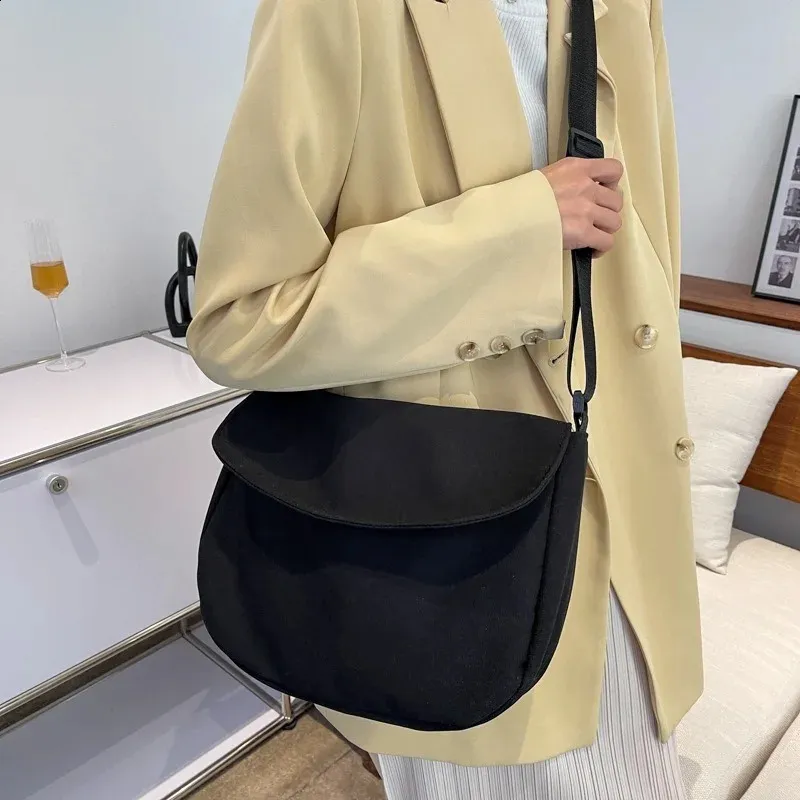 Solid Color Crossbody Simple Ladies Shoulder Waterproof Nylon WomenS Handbags Fashion Messenger Bag Women 240827_voghion.com