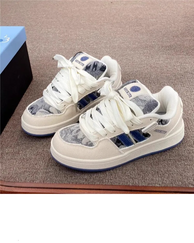 Denim-Design, Brotschuhe, Instagram-Trend für Damen, Herbst 2024, neue vielseitige Casual-Board-Schuhe_voghion.com