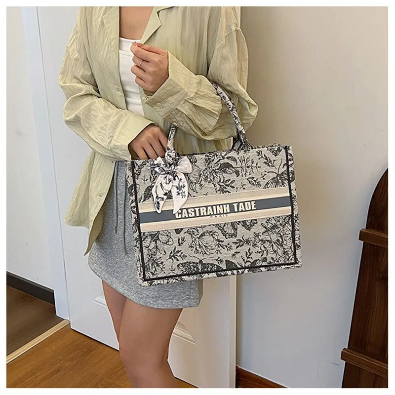 Borsa a tracolla singola con tracolla a farfalla stampata, leggera e di alta qualità, con spedizione gratuita, 2025_voghion.com