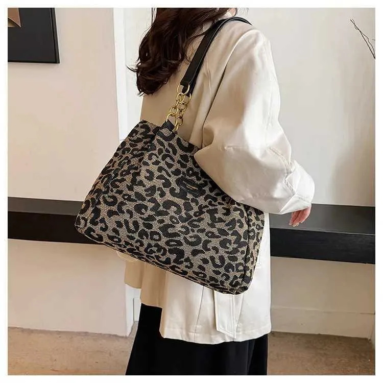 Trendig damaxelremsväska med leopardmönster i bohemisk stil_voghion.com