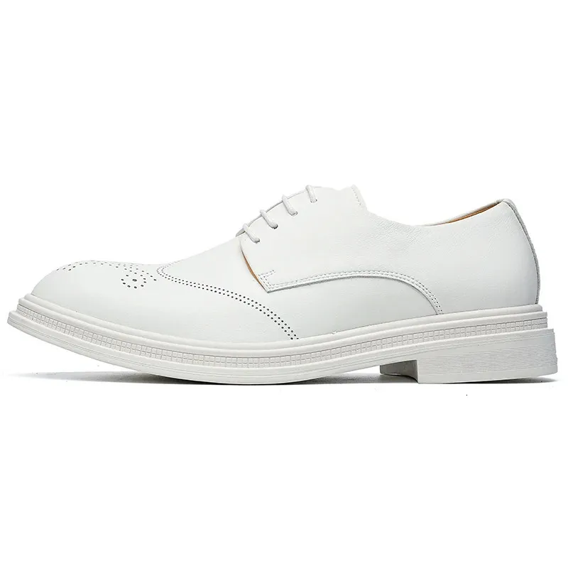 Nieuwe heren Britse herenmode Witte formele brogues schoenen Herenjurk Bruiloft Prom Thuiskomst Sapato Sociaal Mascuo_voghion.com