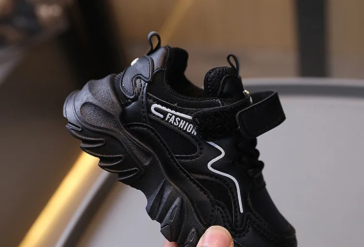 Witte zwarte kindersportschoenen voor jongens en meisjes, modieuze antislipschoenen voor studenten, Happysteps outdoor peutersneakers_voghion.com